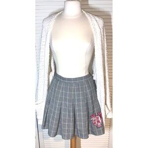 Plaid pleated tennis school girl style skirt black beige and red